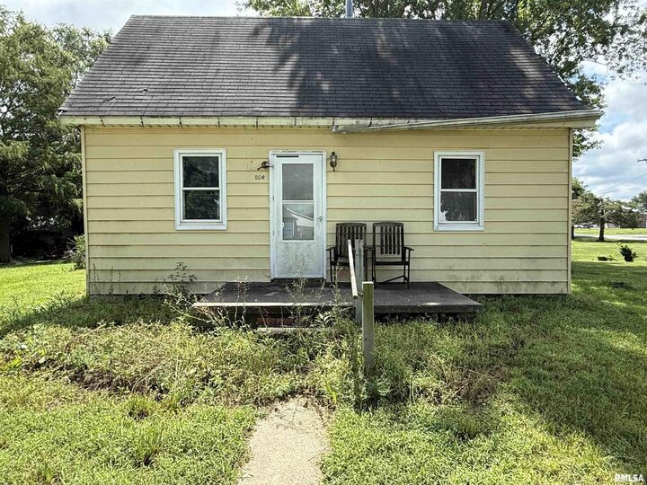 Property Photo:  980 W Old Locust Street  IL 61520 