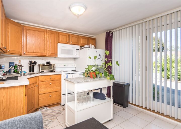 Property Photo:  3 Webster Rd 3  MA 02421 
