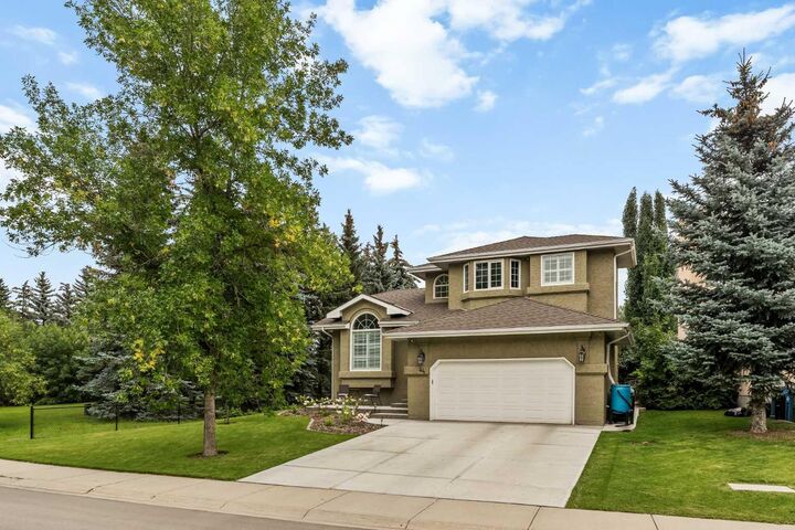 Property Photo:  44 Mountain Park Circle SE  AB T2Z 1N7 