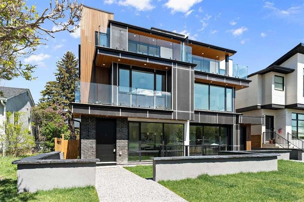 Photo de la propriété: 726 25 Avenue NW AB T2M 2B2
