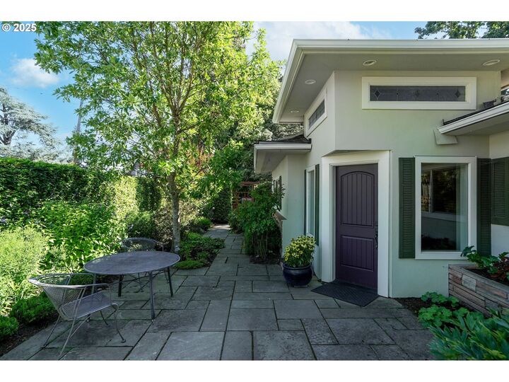 Property Photo: 141 Cherry St OR 97381