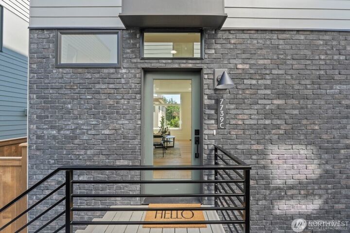 Property Photo: 7739 15th Avenue NE C WA 98115