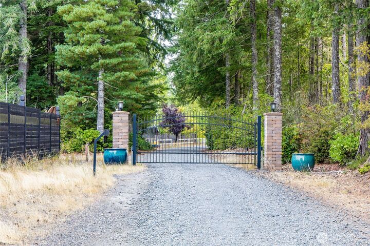 Property Photo:  402  Beef Creek Lane NW  WA 98380 