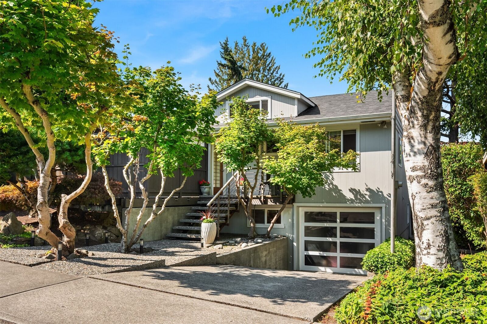 Property Photo: 6420 NE 60th Street WA 98115