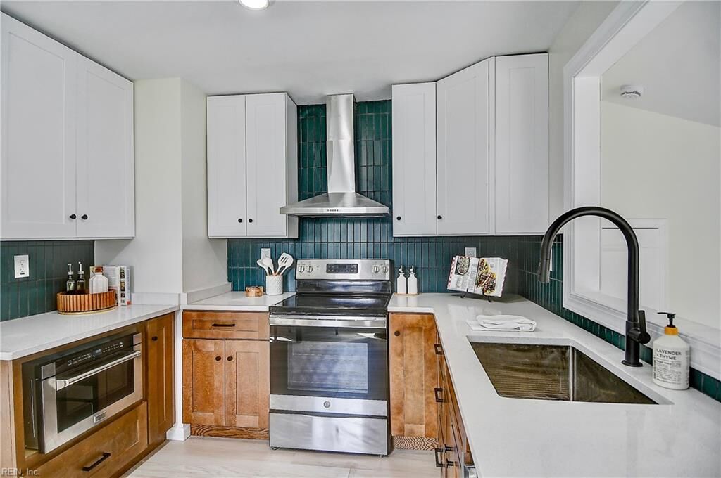 Property Photo:  1525 Palmyra St  VA 23502 