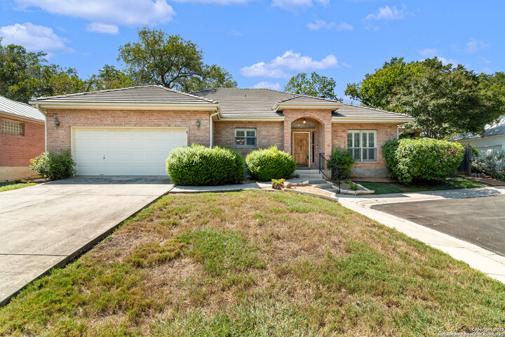 Property Photo: 6 Oakwell Farms TX 78218