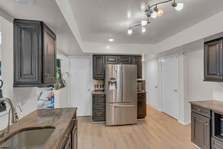 Property Photo: 6140 Robin Dr Dr NJ 08330
