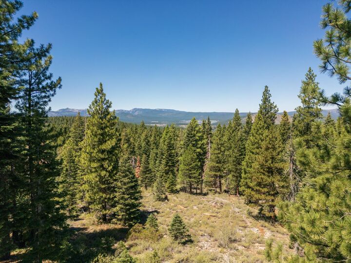 Property Photo: 12064 Somerset Drive CA 96161