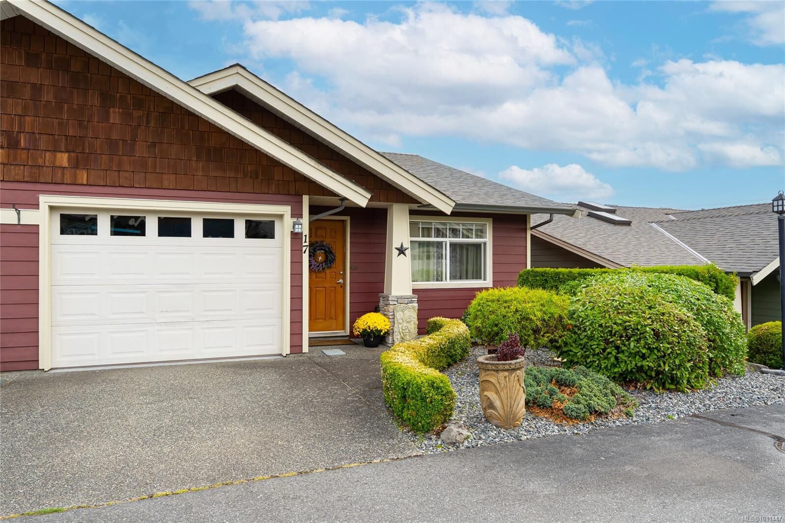 Property Photo: 332 Belaire St 17 BC V9G 1A1