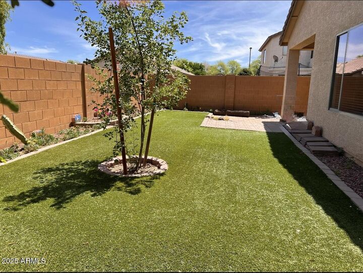 Property Photo: 26140 W Runion Drive AZ 85396