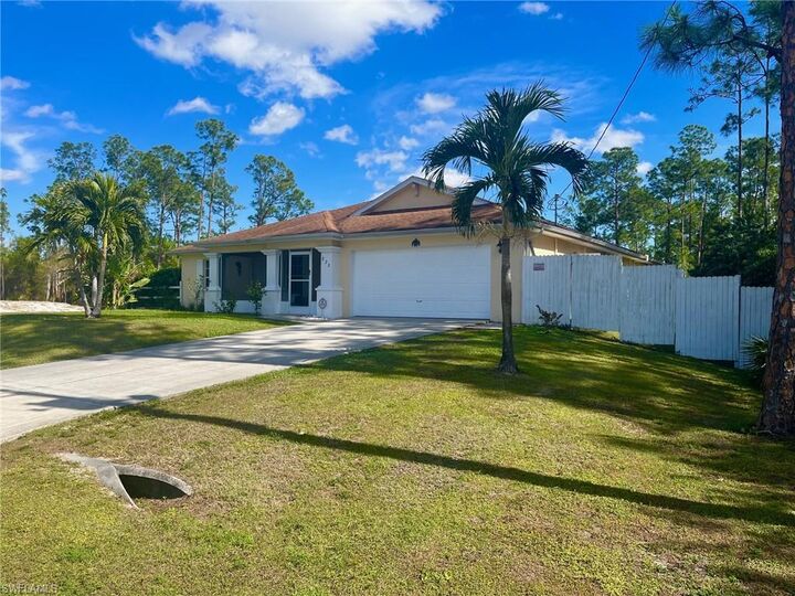 Property Photo: 822 Johns Ave FL 33972