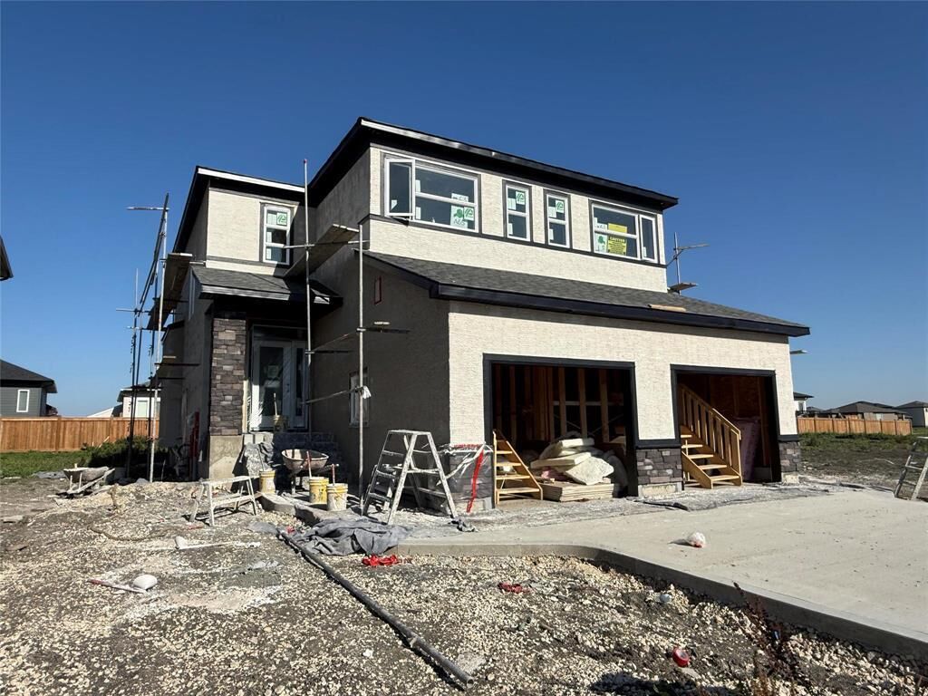 Property Photo:  61 Harvest Lane  MB R5A 0B6 