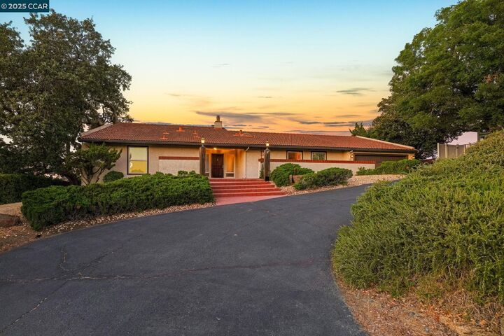 Property Photo: 1170 Sunrise Hill CA 94518