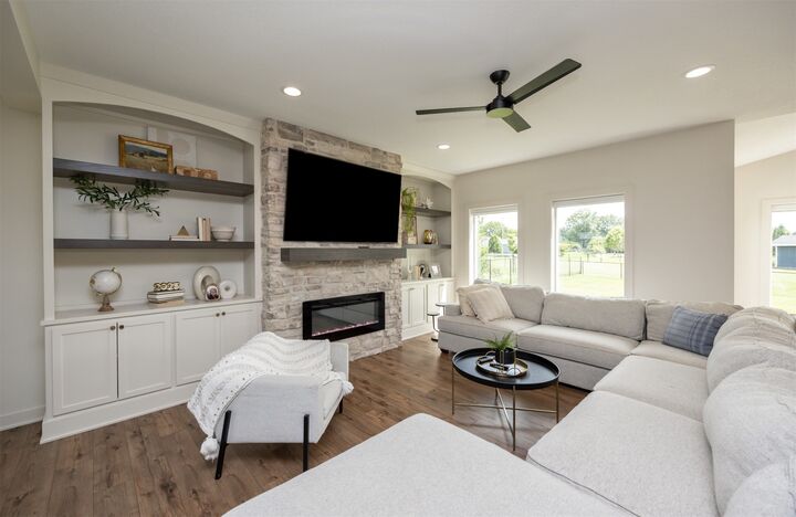 Property Photo:  309 Sweetwater Circle  IA 50226 