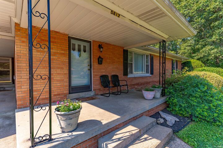 Property Photo:  5817 Green Meadow Road  IN 47715 
