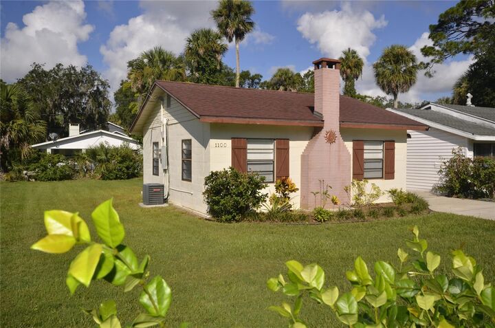 Property Photo: 1100 Dougherty Street FL 32168