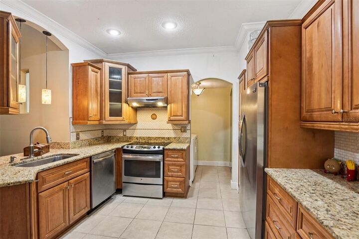 Property Photo: 11036 Blaine Top Place FL 33626
