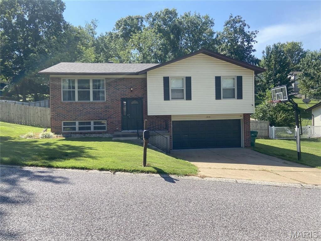 Property Photo: 1310 Apollo Drive MO 63010