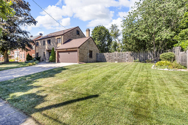 Property Photo: 512 S Wisner Street MI 49203