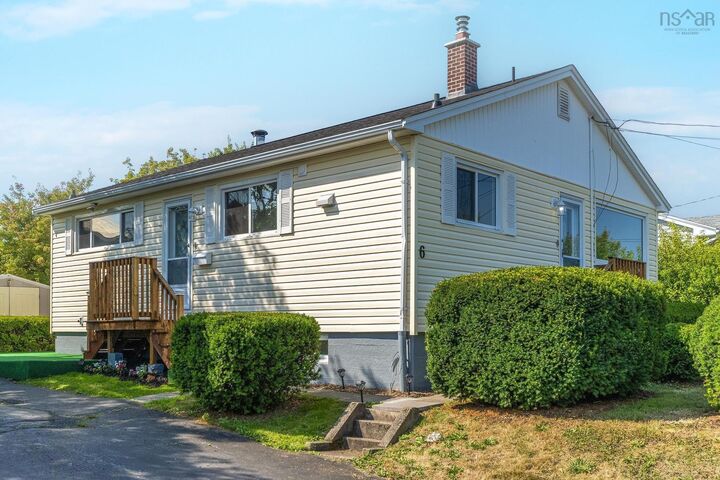 Property Photo: 6 Austen Drive NS B2W 3M2