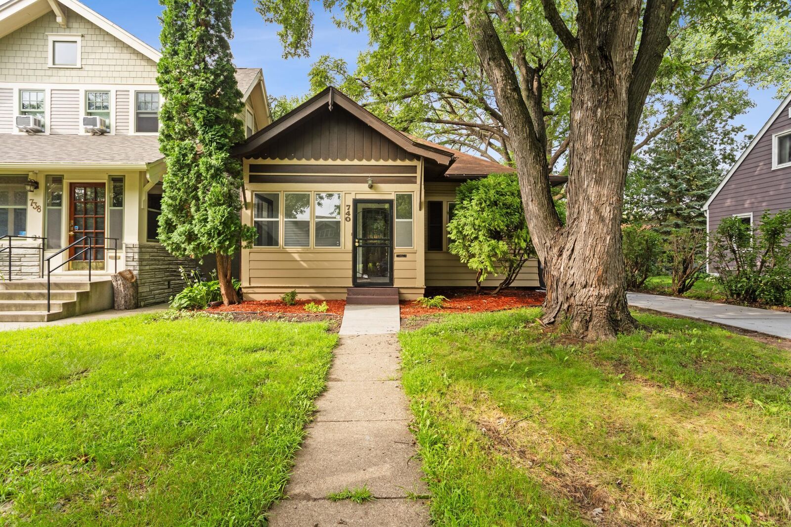 Property Photo: 740 Como Avenue MN 55103