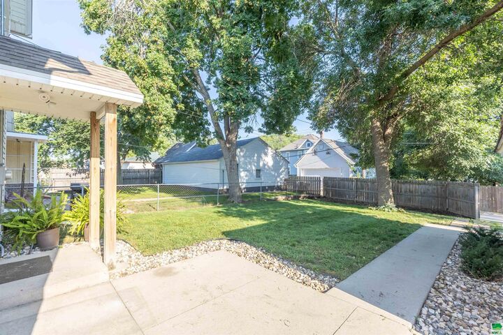 Property Photo:  4211 Orleans Avenue  IA 51106 