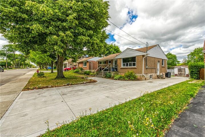 Property Photo: 446 East 36th Street ON L8V 4A5