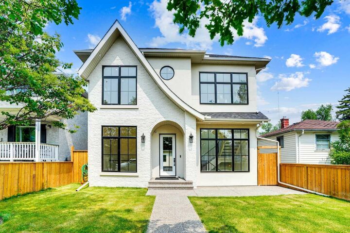 636 10 Avenue NE  Calgary AB T2E 0X8 photo