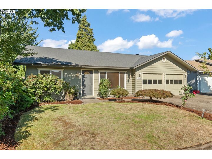 Property Photo:  3015 Kentwood Dr  OR 97401 