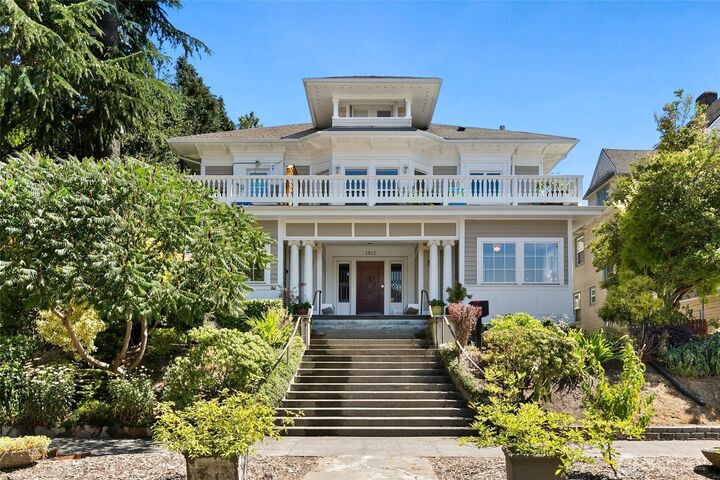 1812  16th Avenue 1  Seattle WA 98122 photo