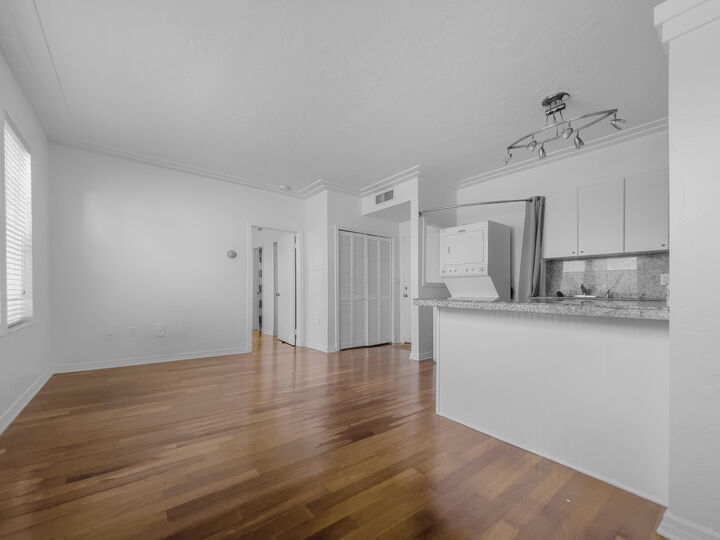 Property Photo:  1027 Pennsylvania Avenue 205  FL 33139 