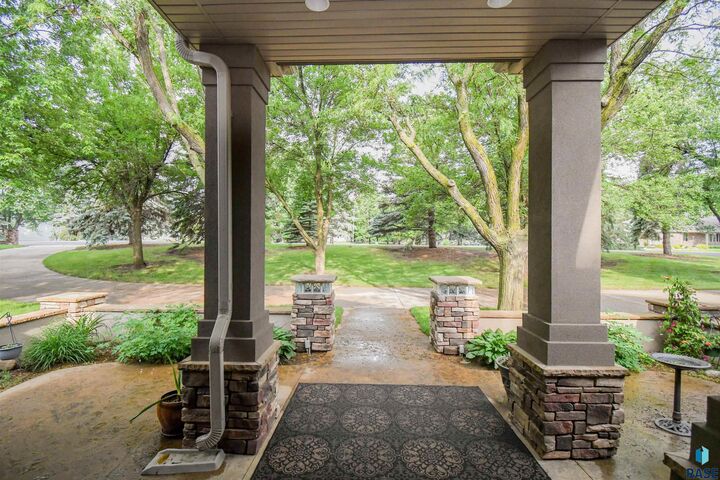 Property Photo:  312 W Lyncrest Trl  SD 57108 