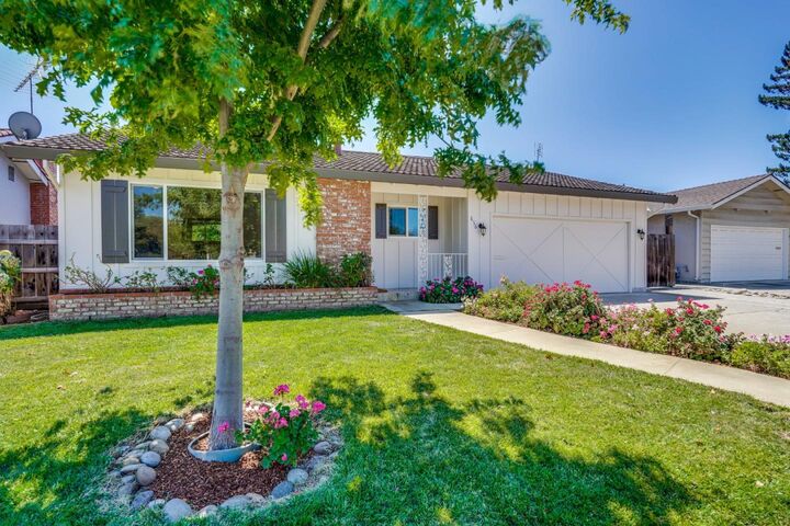 Property Photo:  856 Hydrangea Court  CA 94086 