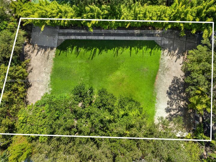 Property Photo:  3887 Little Ave  FL 33133 