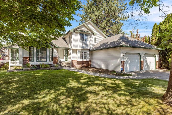 1107 E Chantel Dr  Spokane WA 99218 photo