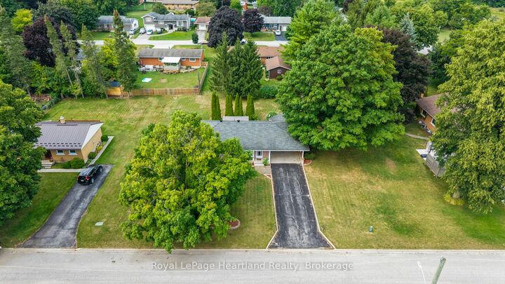 Property Photo:  542 Angus Street  ON N0G 2W0 