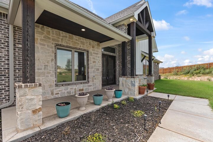 Property Photo: 19301 Brenton Trail TX 79124-2232