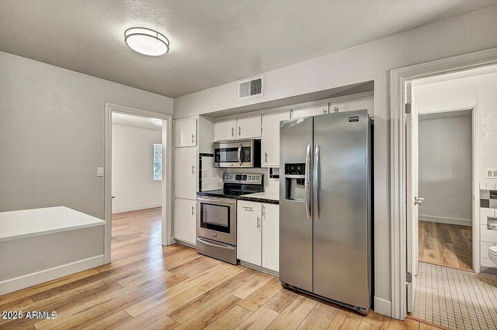 Property Photo:  721 E Vista Del Cerro Drive  AZ 85281 