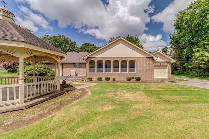 Property Photo: 1709 Dug Gap Road GA 30720