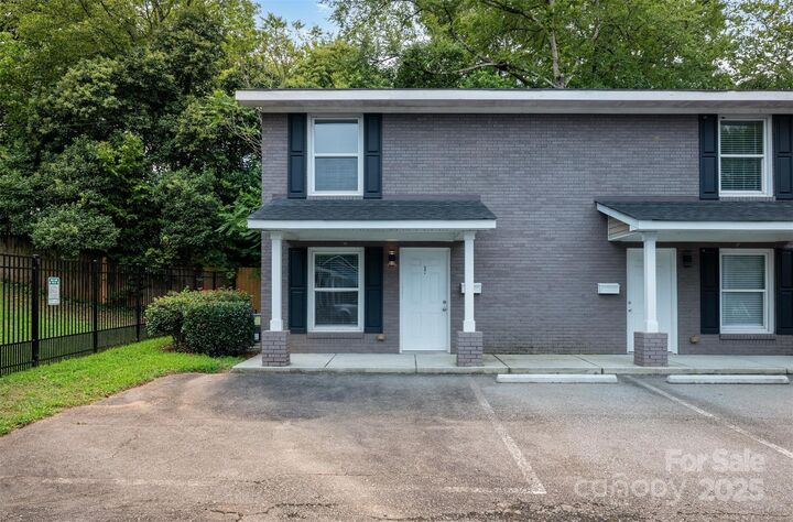 Property Photo:  1512 Seigle Avenue 1  NC 28205 