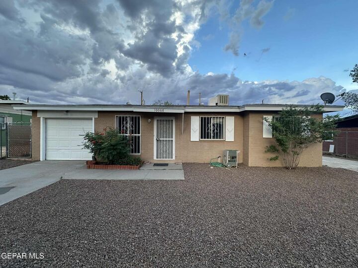 10068 Oakwood Drive  El Paso TX 79924 photo
