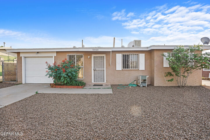 10068 Oakwood Drive  El Paso TX 79924 photo