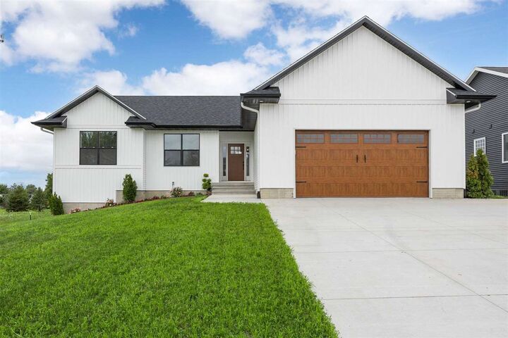 200 Cherry Park Dr NW   IA 52405 photo