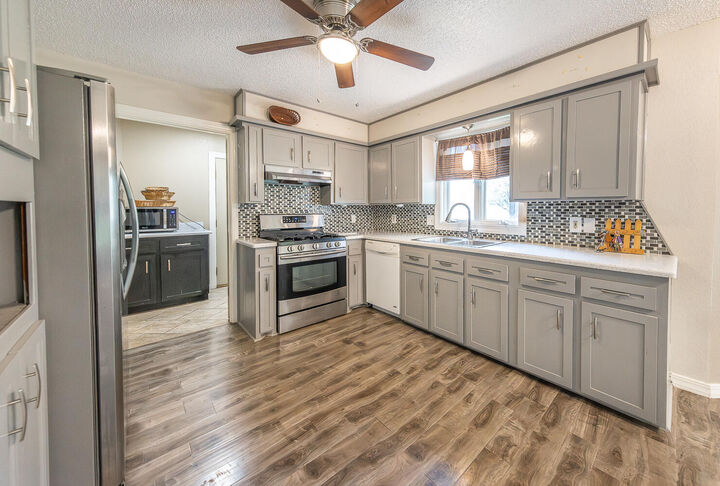 Property Photo: 2605 N Cypress Road TX 79403