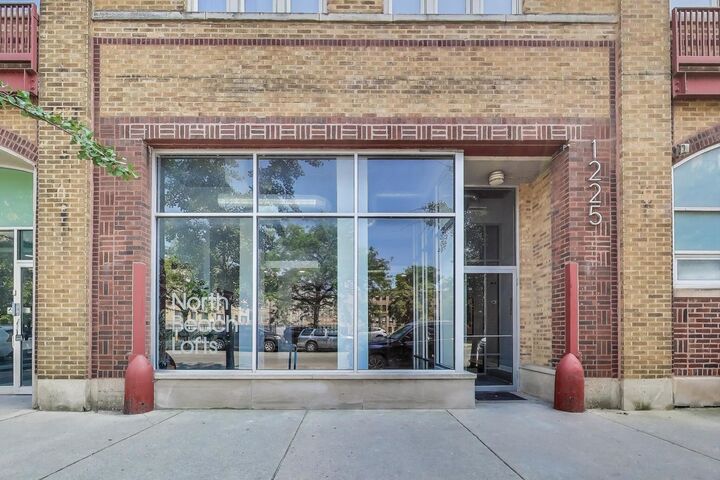Property Photo:  1225 W Morse Avenue 506  IL 60626 