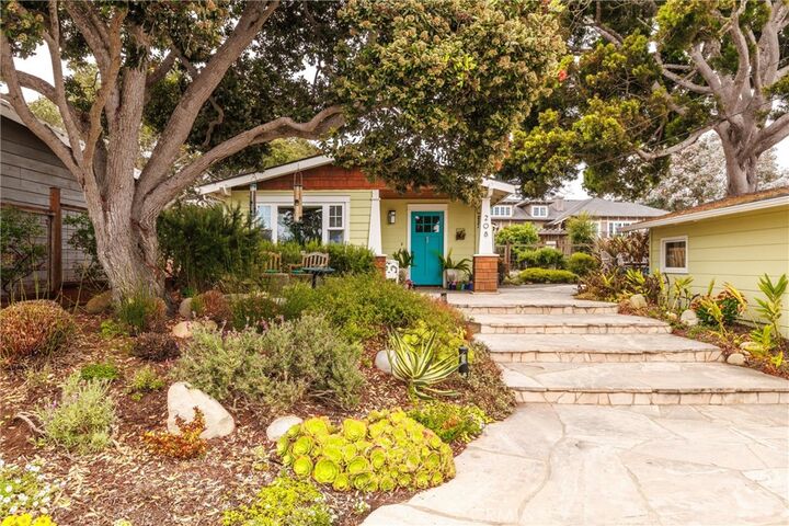 Property Photo:  208 Shasta Ave  CA 93442 