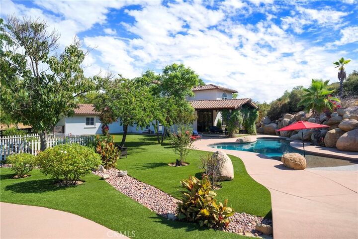 42179 Calle Paramo  Murrieta CA 92562 photo