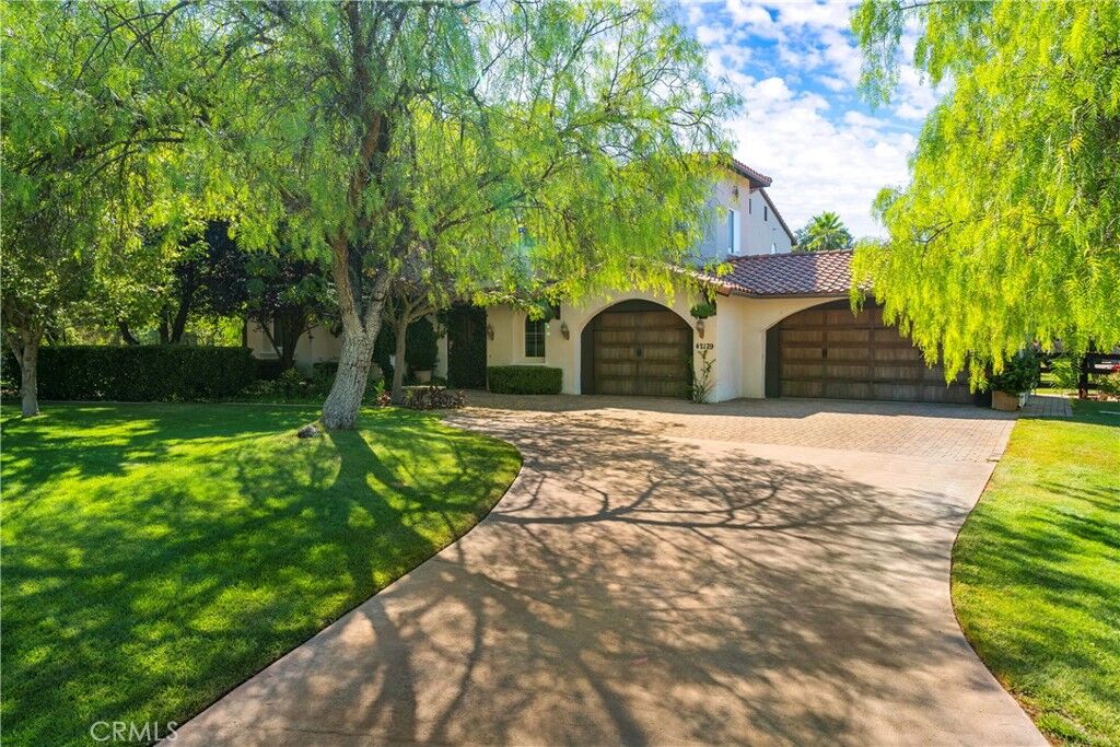 Property Photo: 42179 Calle Paramo CA 92562