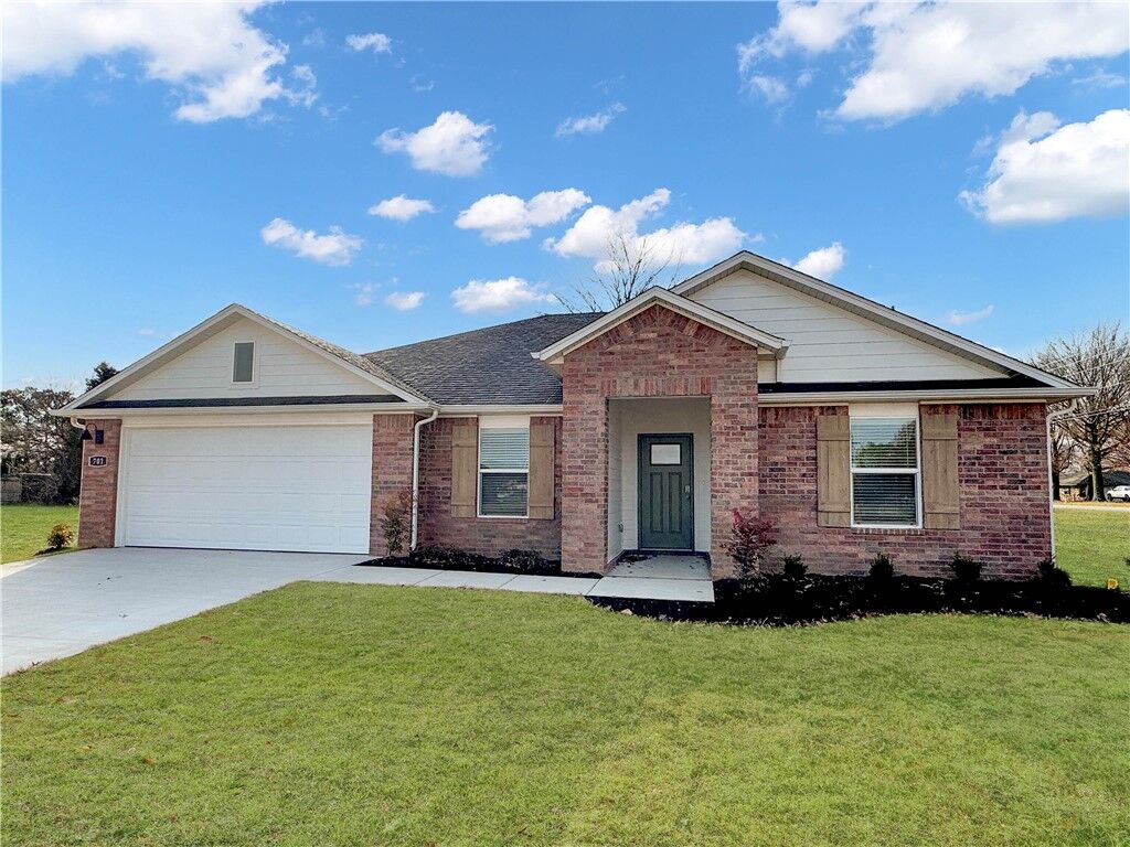 Property Photo:  385 W Taverner Xing  AR 72730 