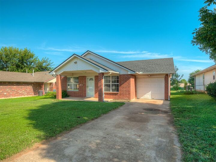 Property Photo: 8709 Cedar Ridge Drive OK 73110